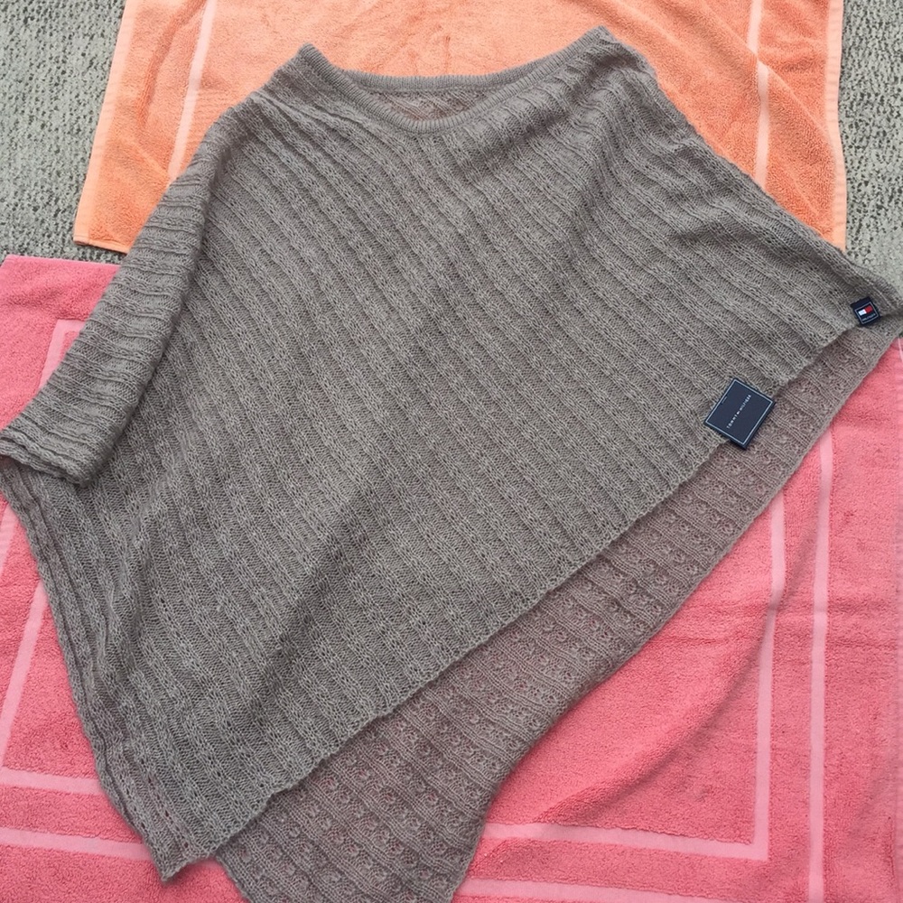 Tommy Hilfiger sweater poncho